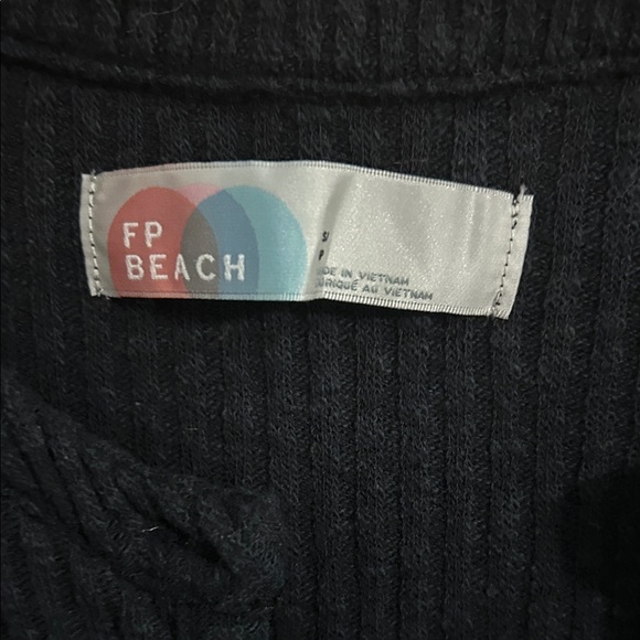 Chic Button-Down Tunic - Picture 3 of 5